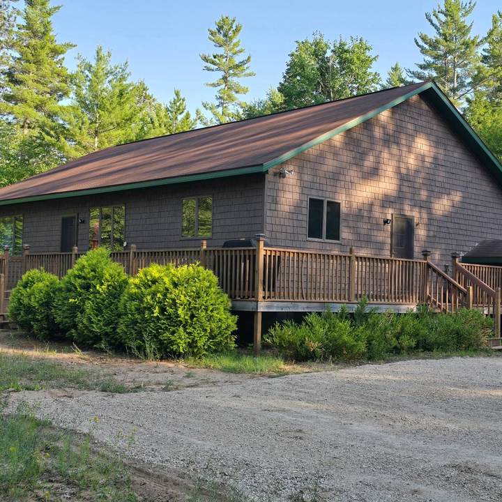 Cabin exterior and driveway